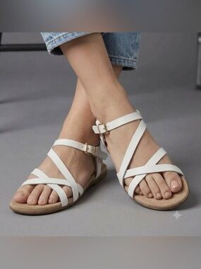 Vintage G.H. Bass Sunjuns Margie White Leather Strappy Sandals Size 8M